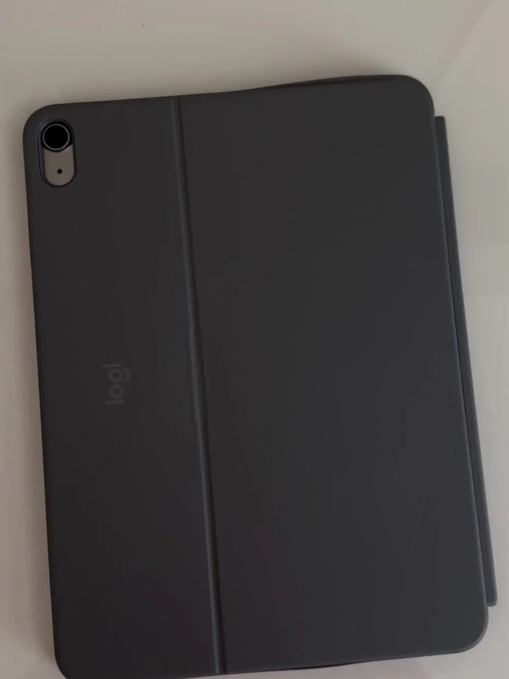 LOGITECH Combo Touch For Apple IPad 11 INCH